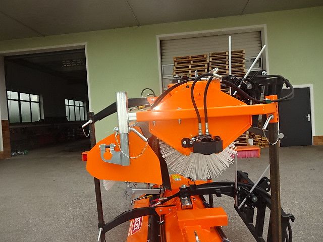 TALEX Kehrmaschine 2,3 Meter -NEU- Eco - Clean- 2,30 - Profi- mit Anbau an Schnellwechselaufnahme-