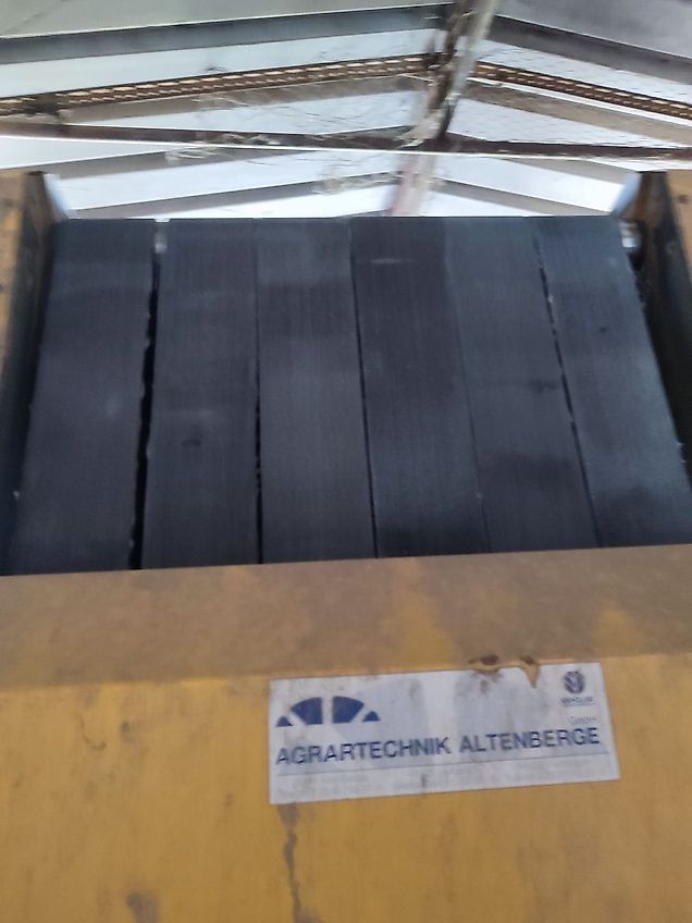 New Holland BR 750 A