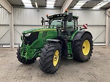 John Deere 6215R